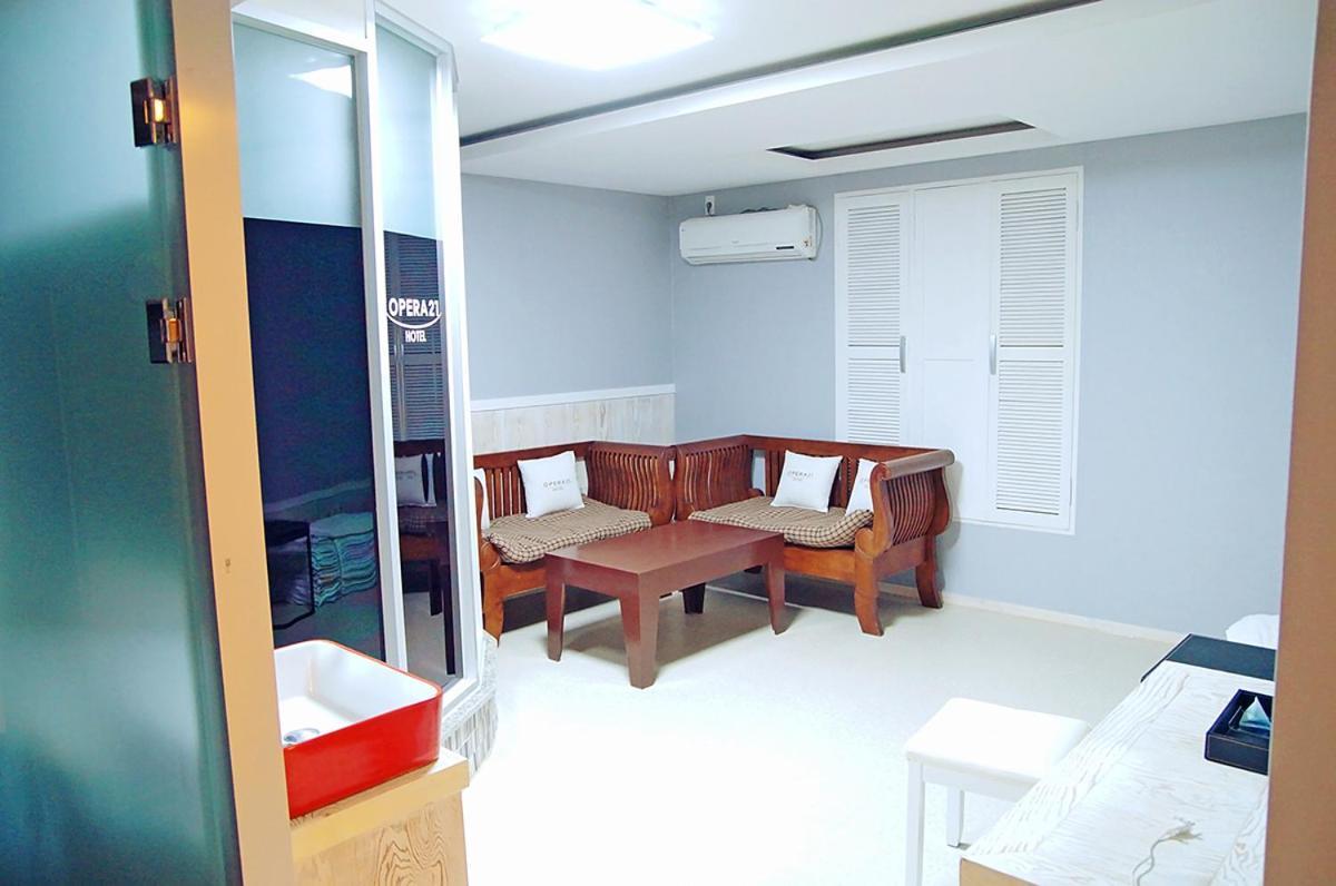Opera 21 Hotel جيونجو المظهر الخارجي الصورة
